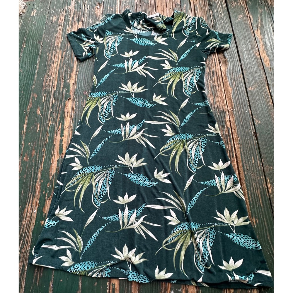 White Stag Green Tropical Leaf Leopard Print Short Sleeve A-Line Knit Dress